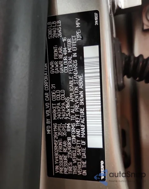 2015 Volvo Xc60 T6 Platinum z USA, uszkodzony, nr VIN YV4902RM5F2641146